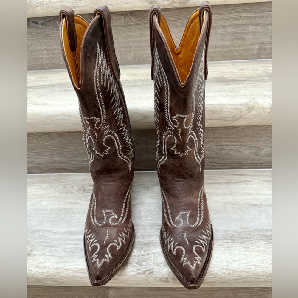 Old Gringo Cowboy Boots with White Stitching of a phoenix - Picture 6 of 15